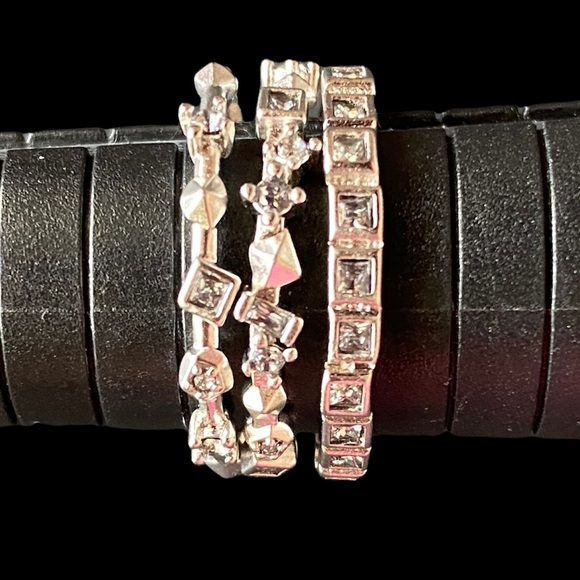 Kendra Scott Karis Silver Ring with Gray Stones - Picture 4 of 6